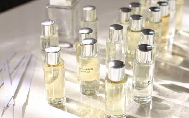 نیمه-تاریک-عطر-۱